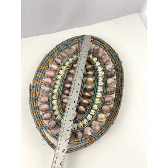 VTG Seashell Woven Oblong Basket 15" x 11" Cowrie Shells READ - Picture 4 of 13